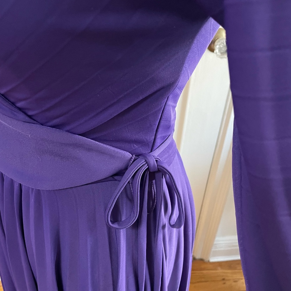 BCBGMaxAzria V neck pleated midi dress purple - Picture 4 of 12